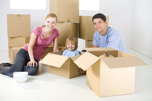 Man With Van Bromley Common pricing explained with a moving van and boxes