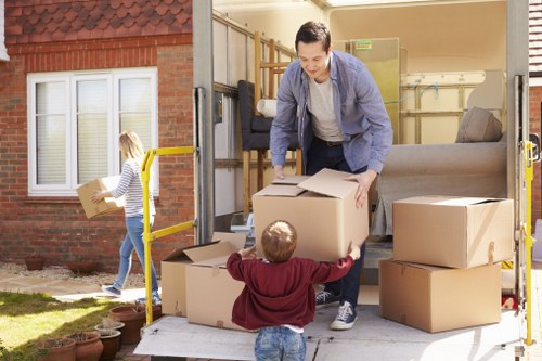 Moving van service for local homes in Bromleycommon