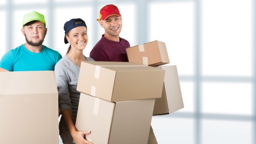 Large removal truck suitable for local moves in Bromleycommon